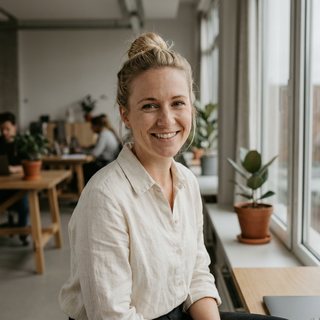 Maya Holm